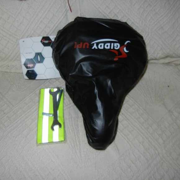 New Giddy Up Bike Seat black with Tail light - Picture 3 of 7
